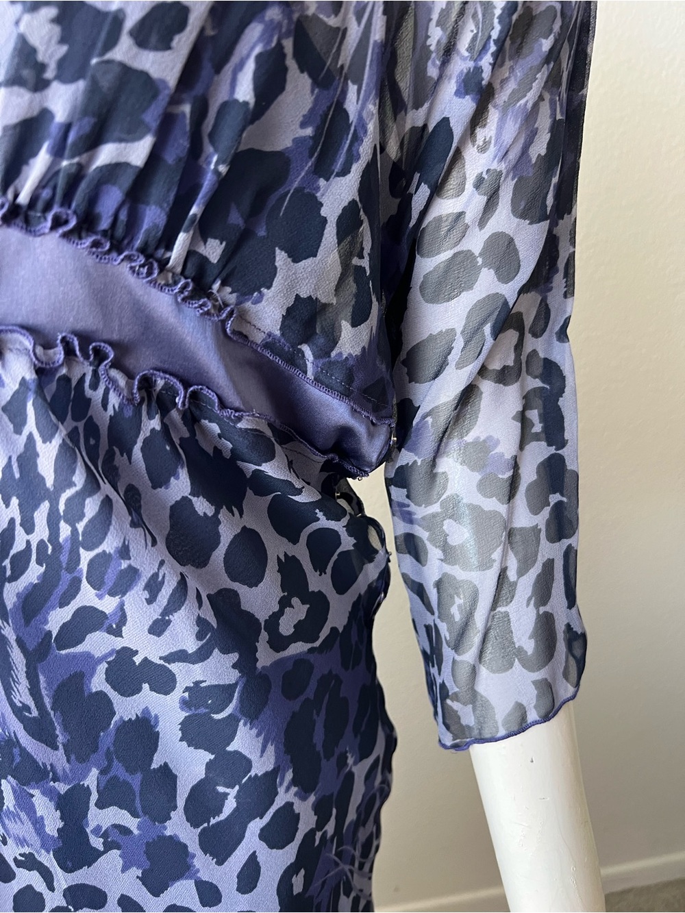 New BCBGIRLS 100% Silk LEOPARD PURPLE DRESS - Picture 14 of 15